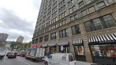 200 Park Avenue South