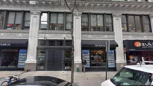 rent office 33 irving place