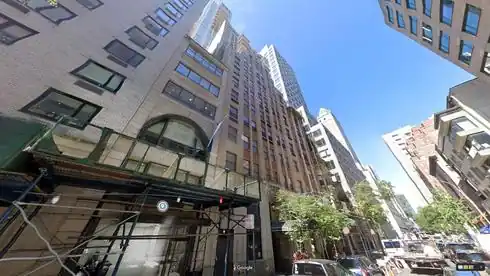rent apartment 38 east 61st street