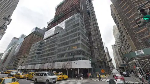 390 Madison Avenue
