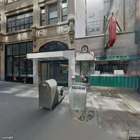 rent retail 214 east 45th street