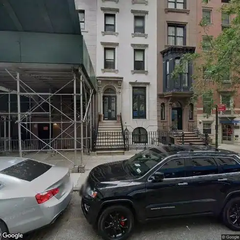 rent apartment 323 east 17th street