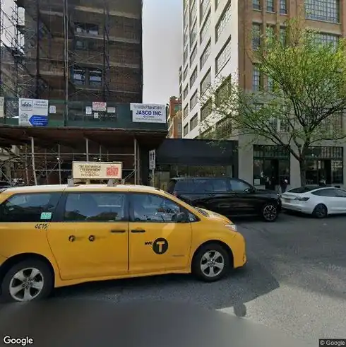 rent office 137 hudson street