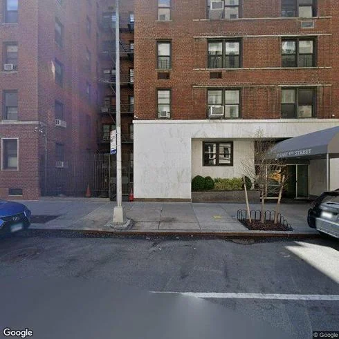 rent apartment 30 east 9th street
