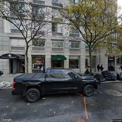 rent apartment 303-307 greenwich st