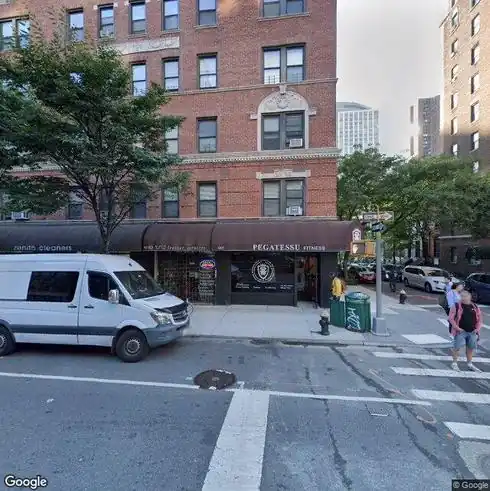 rent apartment 1425 lexington avenue