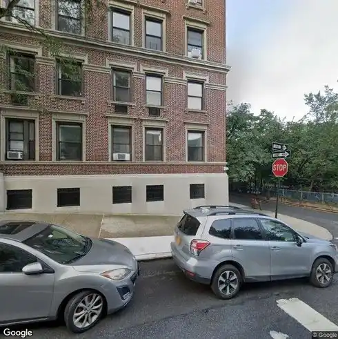 rent apartment 325 riverside dr