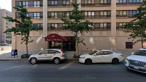rent apartment 220 manhattan avenue