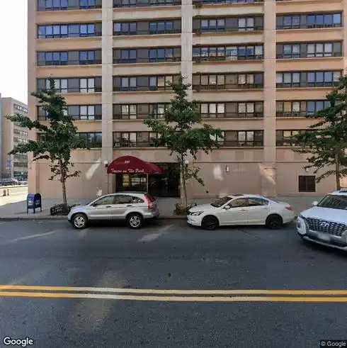 rent apartment 220 manhattan avenue