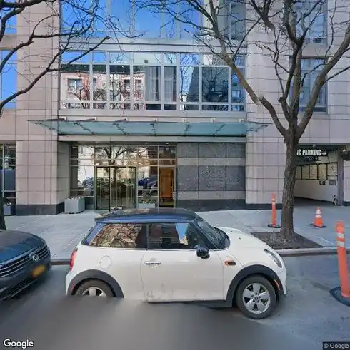 rent apartment 450 east 83rd street