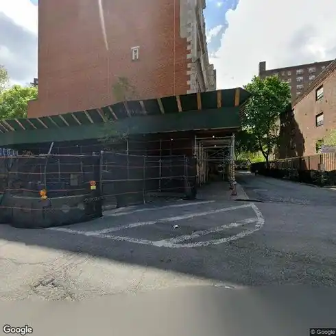 rent specialty 285 delancey st