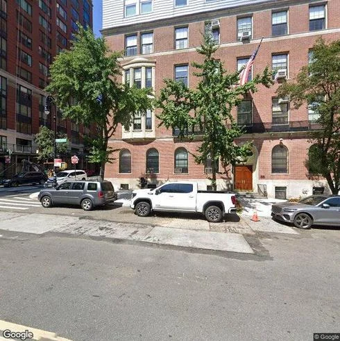 rent specialty 100 e end ave