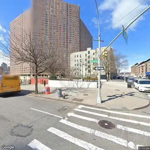 rent apartment 3333 broadway