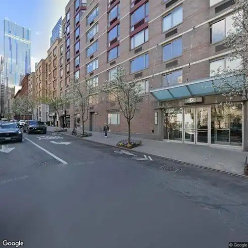 rent apartment 360 w 43rd st