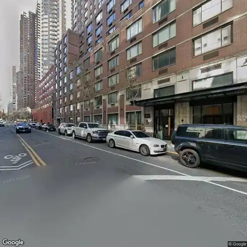 rent apartment 520 w 43rd st