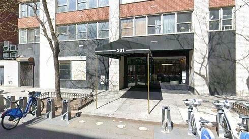 rent apartment 301 w 45th st