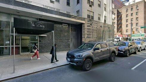rent apartment 300 e 46th st