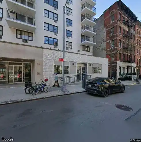 rent apartment 350 w 51st st