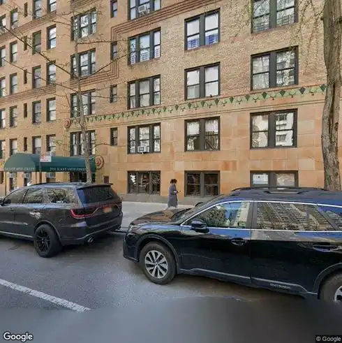 rent apartment 210 e 68th st
