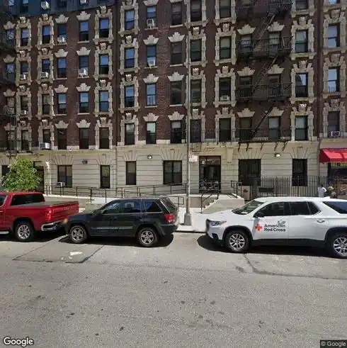rent apartment 200 manhattan ave