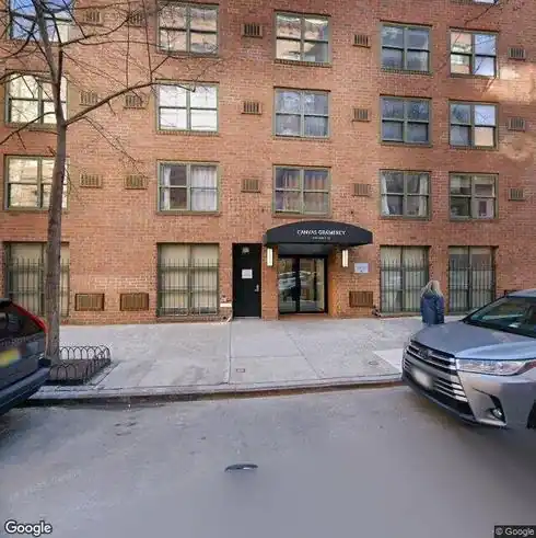 rent apartment 210-220 e 22nd st