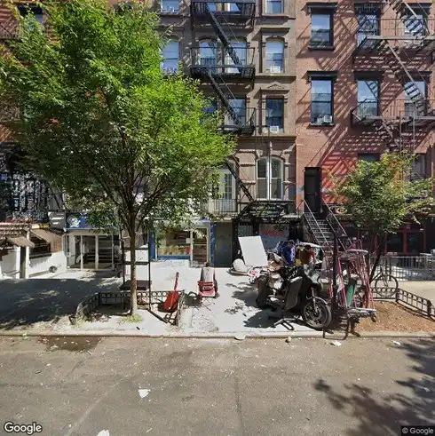 rent retail 27 saint marks place
