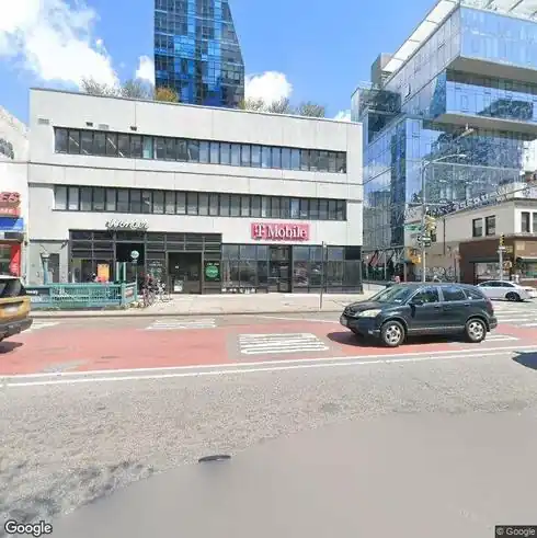 rent retail 130 delancey street