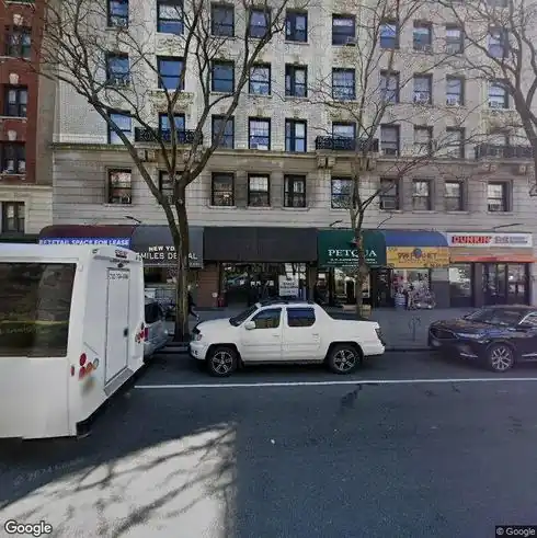 rent retail 2606 broadway