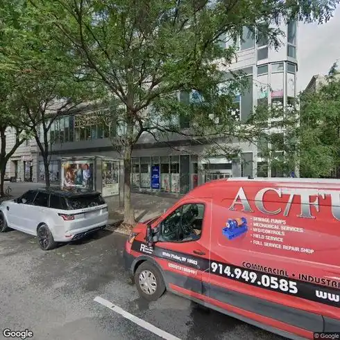 rent retail 2495 broadway
