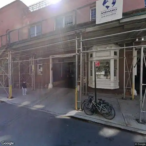 rent specialty 160 w tenth st