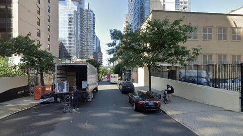 rent apartment 202-220 w 60th st